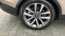 Land Rover Discovery 3.0 D300 Dynamic SE 5dr Auto Diesel Station Wagon